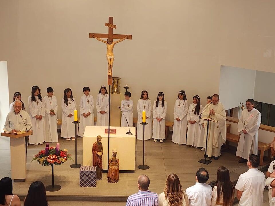 Primeras comuniones en el día de la Virgen
