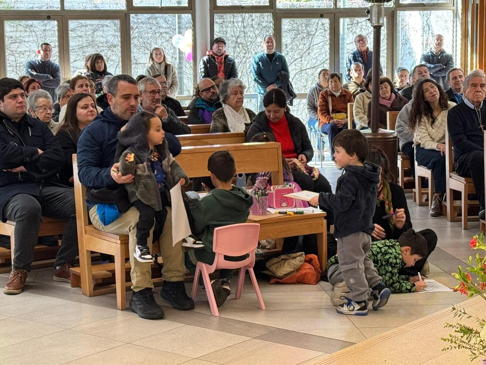 Niños y niñas al centro de la eucaristía